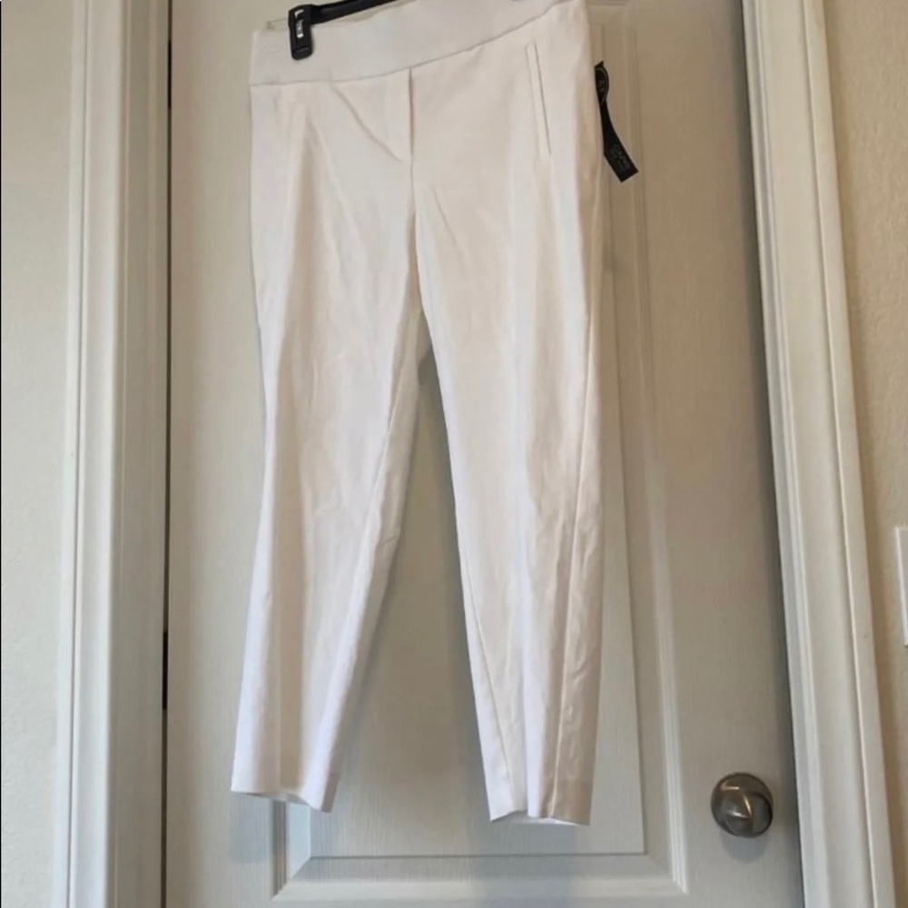 Apt 9 Capris
